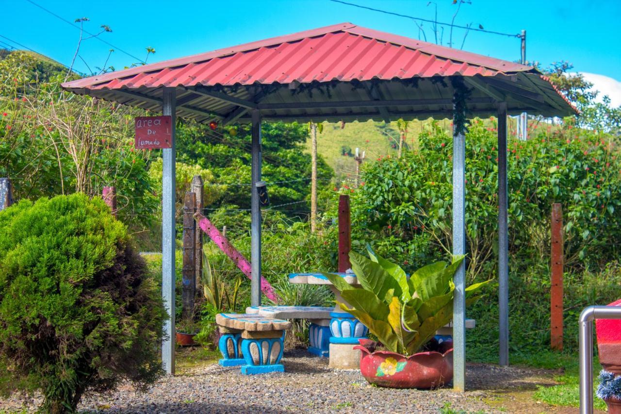 Cabinas Cascada Rio Celeste Bijagua Exterior photo